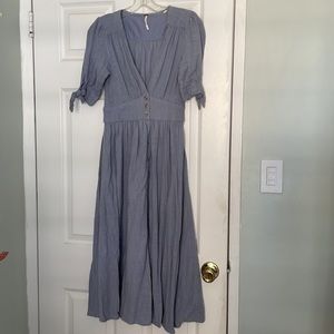 Free people puff sleeve button slit maxi dress. Size XS